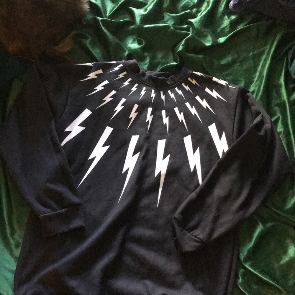 Shitts Creek costume sweater size M